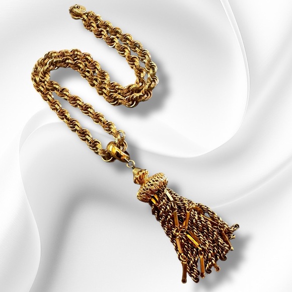 Collectable 1960’s Monet “Damita” Gold-Tined Rope Chain Tassel Necklace - Picture 1 of 8